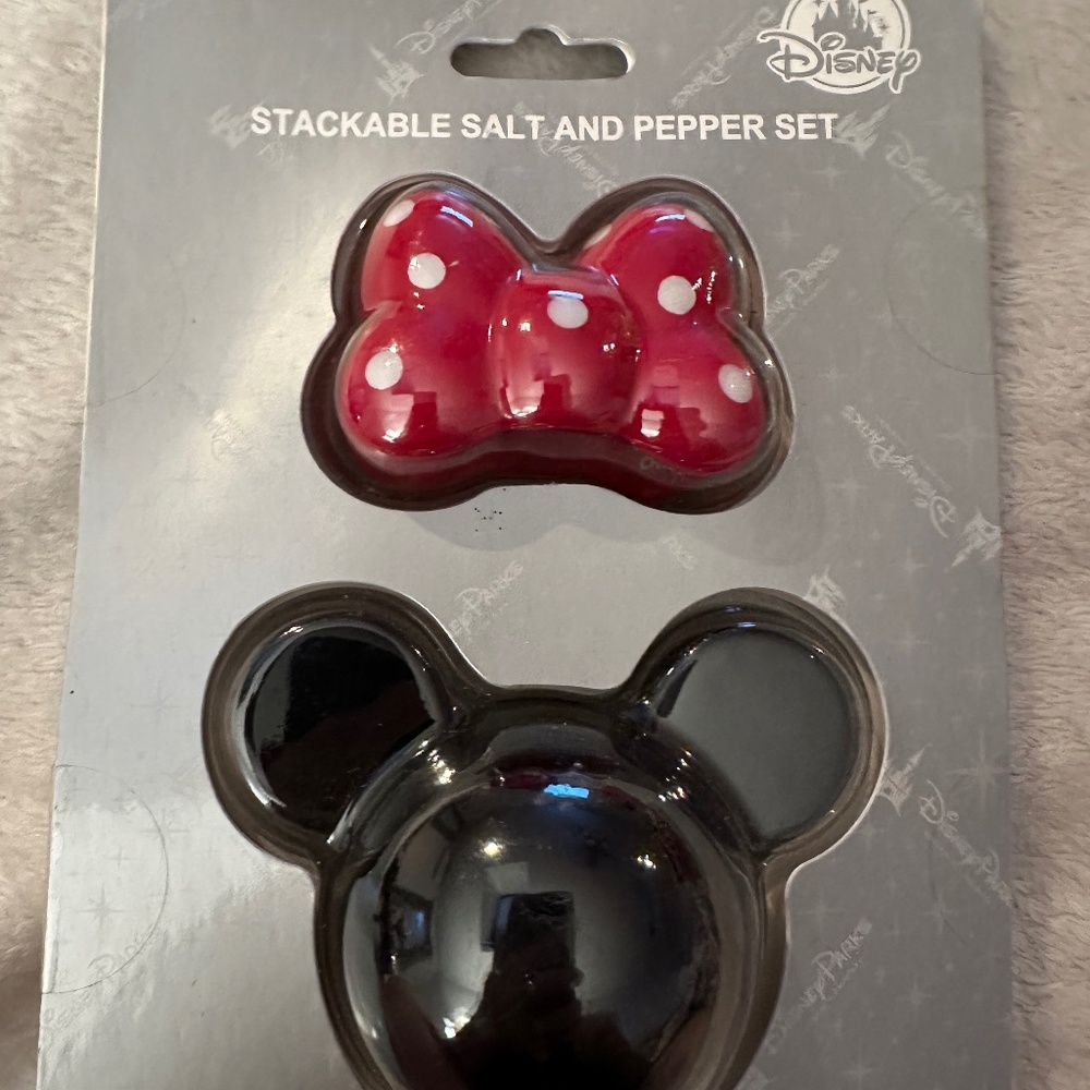 NEW DISNEY STACKABLE SALT AND PEPPER SHAKER